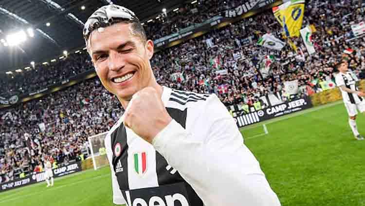 Setelah Portugal, Inggris, dan Spanyol, kini Cristiano Ronaldo berhasil meraih gelar juara liga domestik di Italia, fantastis. Copyright: Daniele Badolato - Juventus FC / GETTY IMAGES