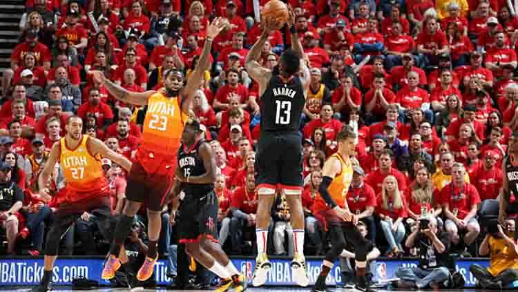 Tim Utah Jazz merilis jersey anyar yang kini dominan berwarna ungu. Melissa Majchrzak/GETTYIMAGES. - INDOSPORT