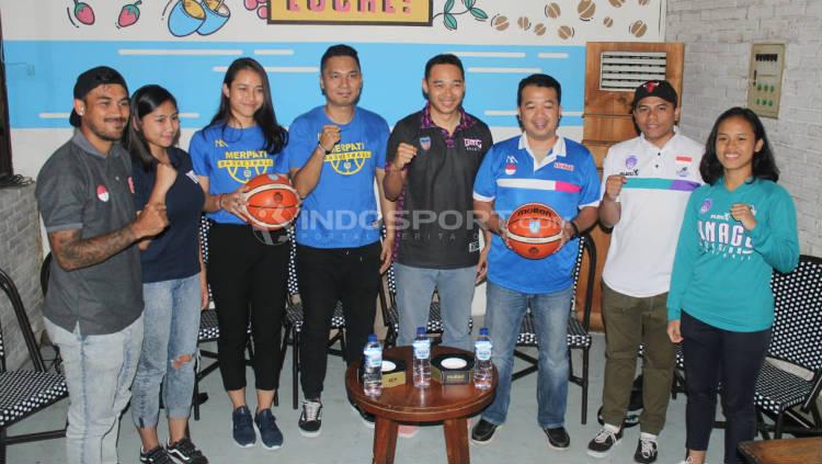 Suasana konferensi pers playoff Srikandi Cup. Ronald Seger/INDOSPORT.COM