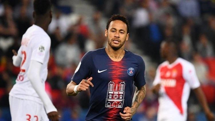 Neymar saat tampil menghadapi Monaco, Senin (22/04/19), di Parc des Princes. Copyright: FRANCK FIFE/AFP/Getty Images