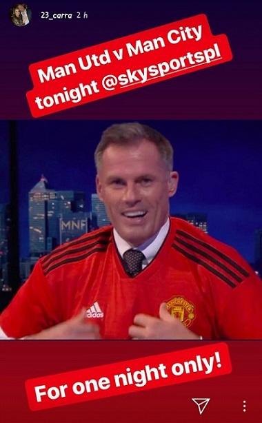 Jamie Carragher terlihat menggunakan seragam Manchester United. Copyright: Instagram @23_carra