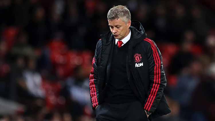 Ole Gunnar Solskjaer dikabarkan masih menyimpan kemarahan pada Louis van Gaal terkait kebijakan transfer yang ia lakukan di Manchester United.