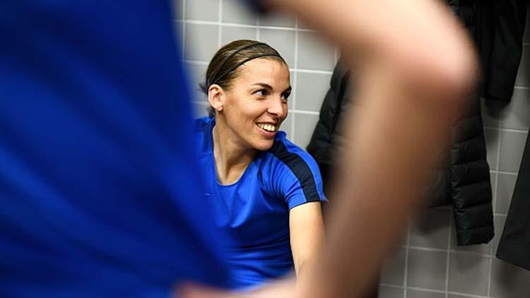 Wasit wanita asal Prancis, Stephanie Frappart, akan berpartisipasi di Piala Dunia 2022. Foto: FRANCK FIFE/AFP/Getty Images. - INDOSPORT
