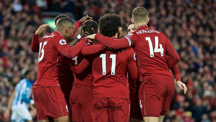 Skuat Liverpool bersiap memulai pertandingan babak kedua melawan Huddersfield Town pada pekan ke-36 Liga Primer Inggris, Sabtu (27/04/19). Copyright: Twitter @LFC