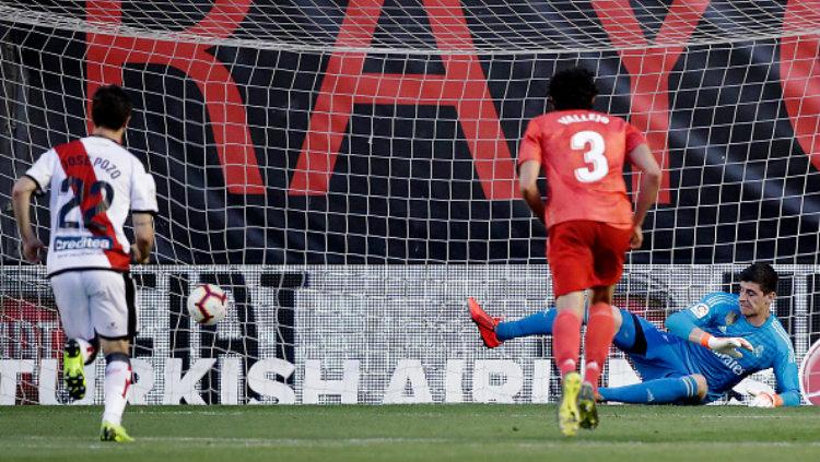 Gawang Real Madrid dibobol Rayo Vallecano Copyright: David S. Bustamante/Soccrates/Getty Images