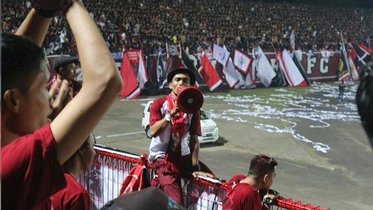 Muh Asril Syam, Dirijen Red Genk PSM saat sedang berada di Tribun Utara Stadion Mattoangin Copyright: Instagram@muhasrilsyam