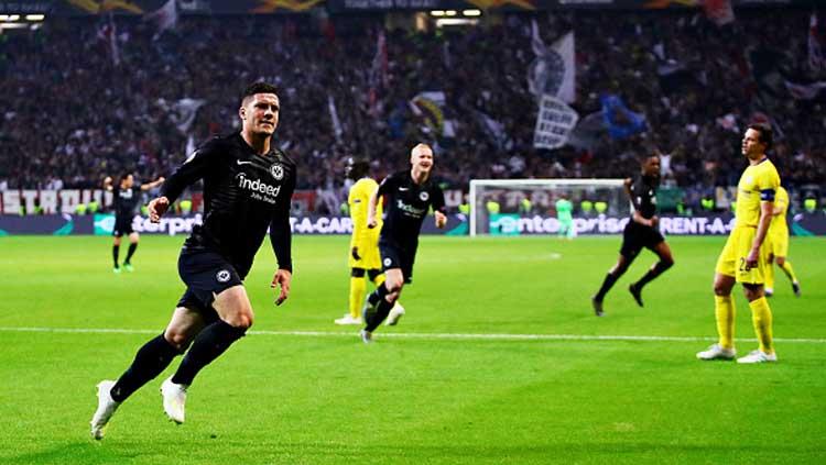 Bintang Frankfurt, Luka Jovic saat selebrasi usai mencetak gol ke gawang Chelsea di semifinal Liga Europa 2018-19. - INDOSPORT