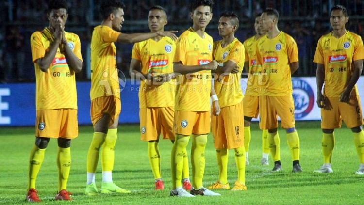 Skuat Arema FC dengan jersey anyar musim depan. Ronald Seger Prabowo/INDOSPORT Copyright: Ronald Seger Prabowo/INDOSPORT