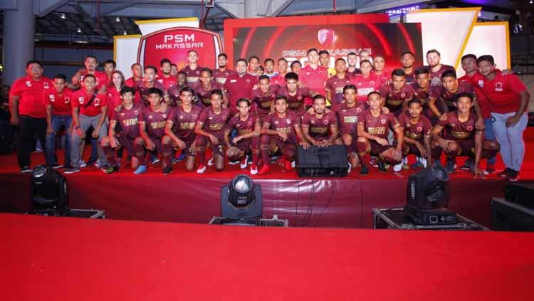 PSM Makassar akhirnya memamerkan jersey terbarunya untuk mengarungi Liga 1 musim 2019 ini. Copyright: PSM Makassar