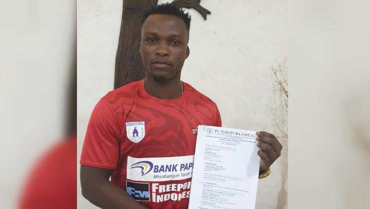 Rekrutan anyar Persipura Jayapura, Ibrahim Conteh. Copyright: Media Officer Persipura