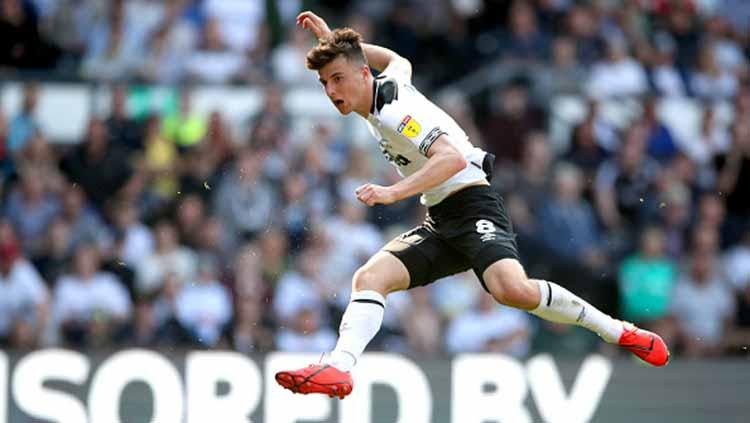 Pemain Derby County, Mason Mount saat laga Derby County vs Queens Park Rangers. Foto: Nick Potts/EMPICS/PA Images via Getty Images Copyright: Nick Potts/EMPICS/PA Images via Getty Images