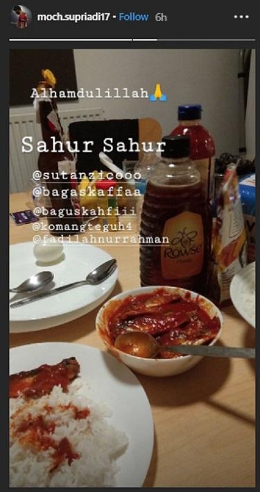 Mochammad Supriadi membocorkan menu sahur tim Garuda Select di hari pertama puasa Ramadan 2019 di Inggris Copyright: Instagram/Mochammad Supriadi