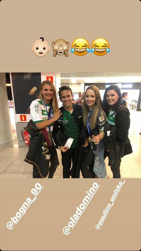 Egy Maulana Vikri dikelilingi wanita cantik Copyright: instagram.com/egymaulanavikri