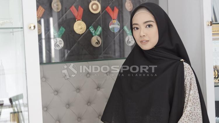 Lindswell Kwok, mantan atlet wushu Indonesia di kediamannya.