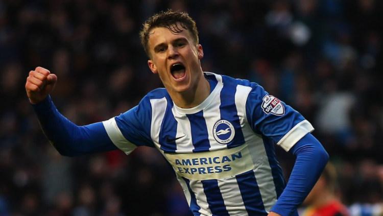 Pemain Brighton & Hove Albion Solly March. Copyright: Team Talk Com