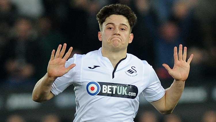 Daniel James saat melakukan selebrasi melawan Stoke City di Liberty Stadium 09/04/19. Athena Pictures/Getty Images