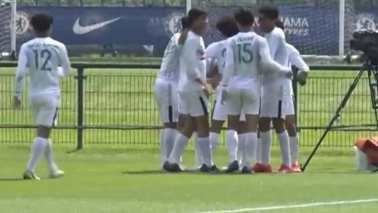 Garuda Select melakukan selebrasi usai membantai Chelsea. Kini, jebolan Akademi Chelsea, Younes Ibrahim merapat ke skuat Garuda Select 5.
