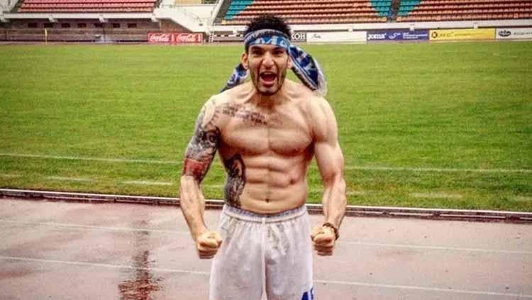 Penyerang kelahiran Montenegro Luka Rotkovic yang sempat diisukan ke Persija Jakarta, ternyata pernah bawa klub Bangladesh jadi calon juara. - INDOSPORT