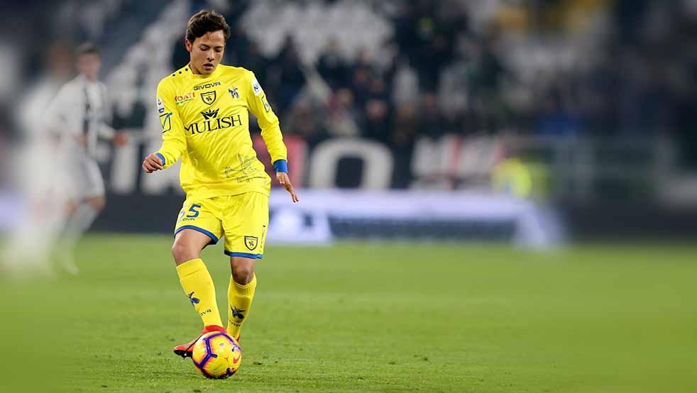 Pemain Chievo Verona, Emanuel Vignato saat laga Serie A Juventus vs Chievo Verona. Foto:Marco Canoniero/LightRocket via Getty Images Copyright: Marco Canoniero/LightRocket via Getty Images