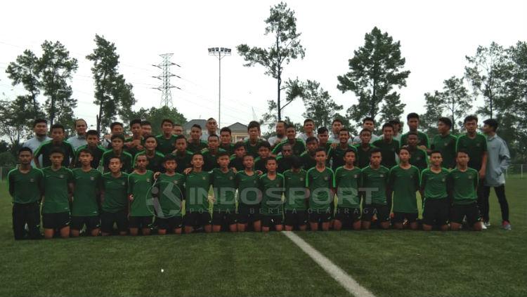 TC perdana Timnas Indonesia U-16 asuhan Bima Sakti di Lapangan NYTC Sawangan, Depok, Senin (13/05/19).