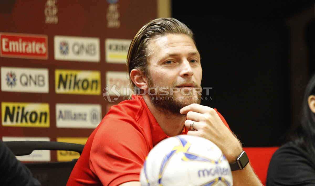 Bek Persija Jakarta, Steven Paulle dalam jumpa pers jelang melawan Shan United di ajang Piala AFC 2019. Foto Herry Ibrahim/INDOSPORT
