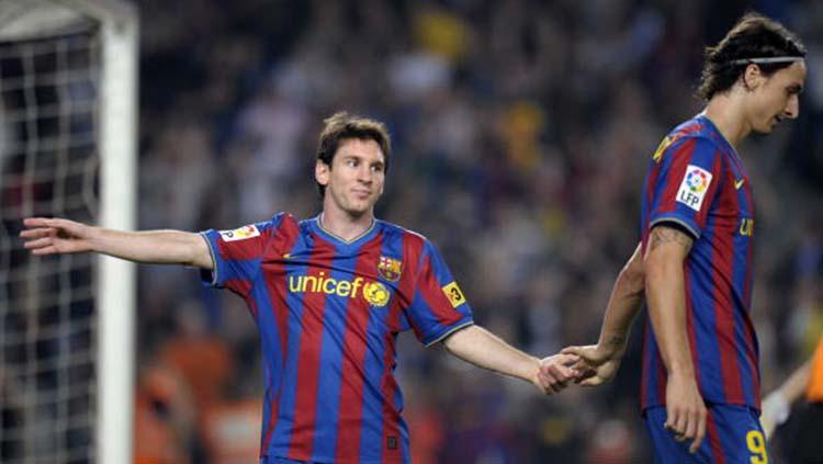 Lionel Messi dan Zlatan Ibrahimovic pada laga di stadion Camp Nou 25/10/09. AFP PHOTO/LLUIS GENE