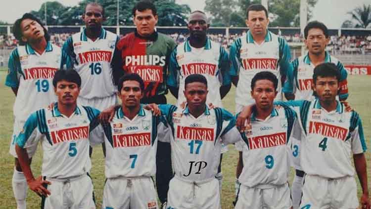 Skuat Persebaya Surabaya 1997 Copyright: Twitter@@irwanjpsportivo