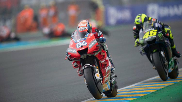 Andrea Dovizioso (depan), sempat tercengang dengan pencapaiannya di gelaran MotoGP 2019, yakni peringkat 2 di belakang Marc Marquez.