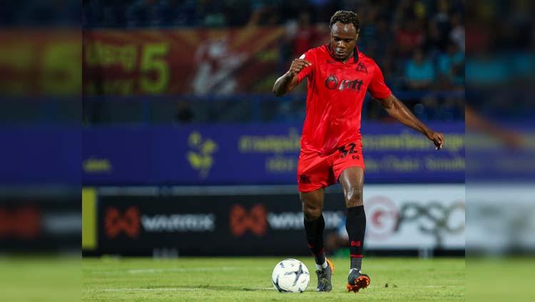 Pemain PTT Rayong Victor Igbonefo