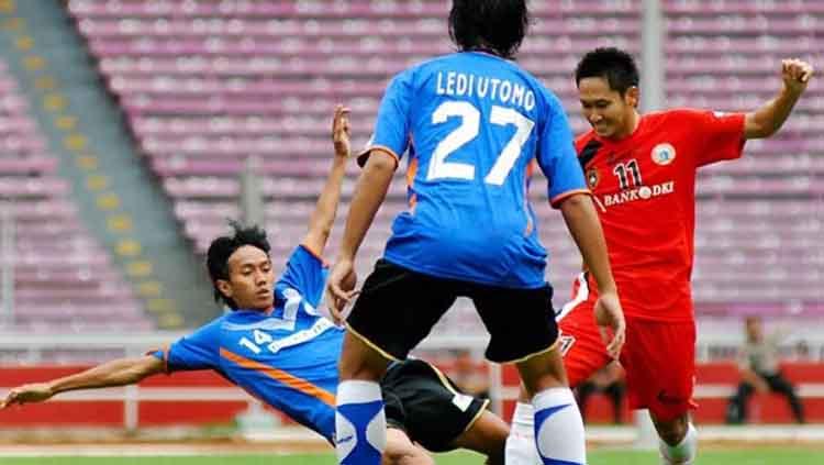 Laga Persitara Jakarta Utara vs Persija Jakarta di Liga Super Indonesia 20092010 Copyright: VIVAnews/Tri Saputro