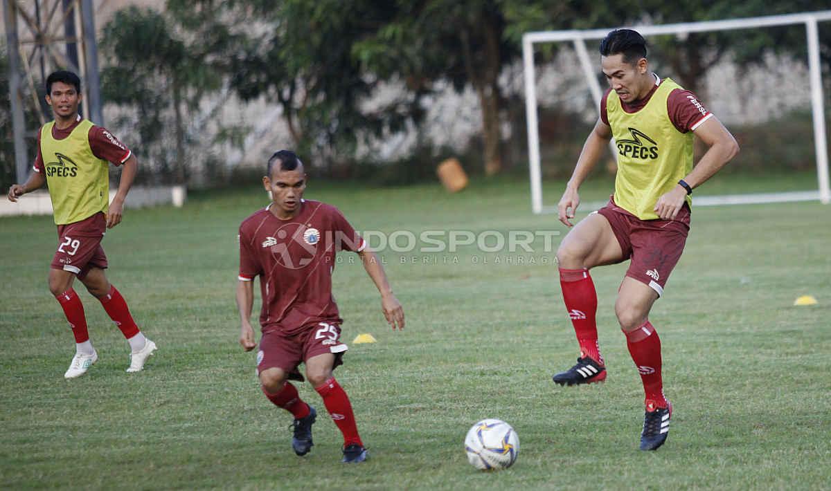 Ryuji Utomo (kanan) salah satu peain Persija yang merupakan jebolan SAD Uruguay.