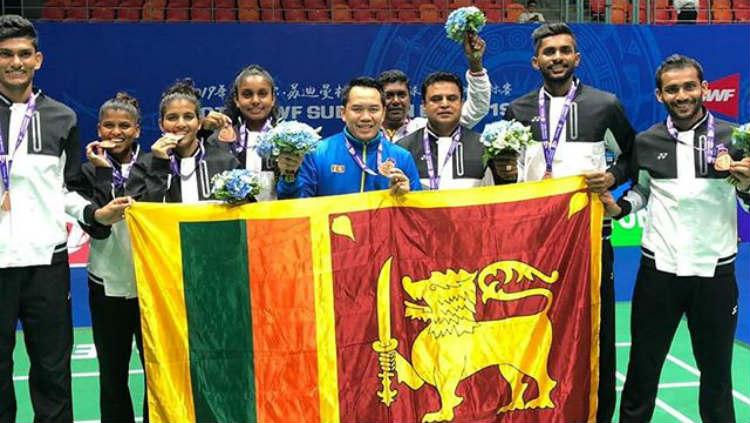 Pelatih asal Indonesia, Tony Wahyudi, membawa tim Sri Lanka meraih medali emas Piala Sudirman 2019. Copyright: Instagram/Tony Wahyudi