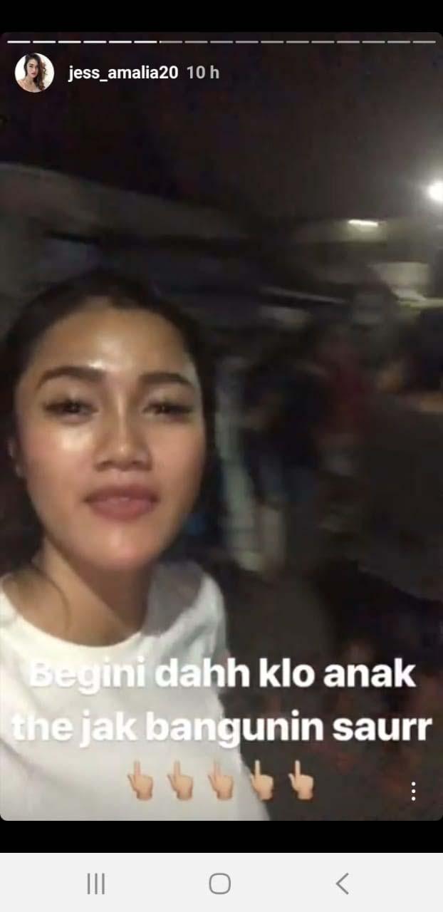 Jess Amalia bangunin sahur dalam storynya Copyright: Jess Amalia