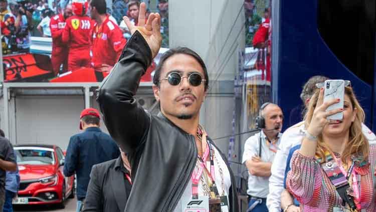 Koki kebangsaan Turki, Salt Bae nonton langsung balapan Formula 1 di Sirkuit Monaco. Marc Piasecki / WireImage