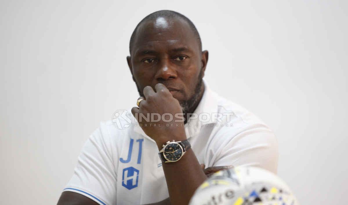 Pelatih Jacksen F Tiago dikabarkan resmi kembali ke pinangan sang mantan, Persipura Jayapura.