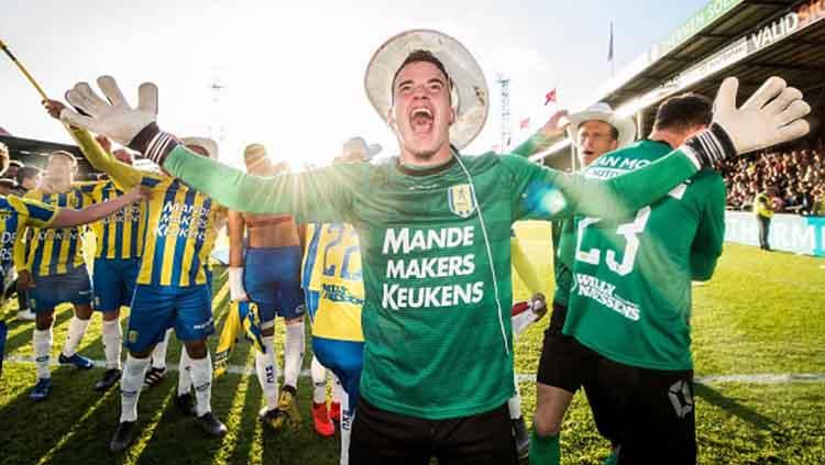 Klub Ezra Walian RKC Waalwijk berhasil lolos ke Eredivisie Liga Belanda usai kalahkan Go Ahead Eagles. Rabu (29/05/19). VI Images via Getty Images