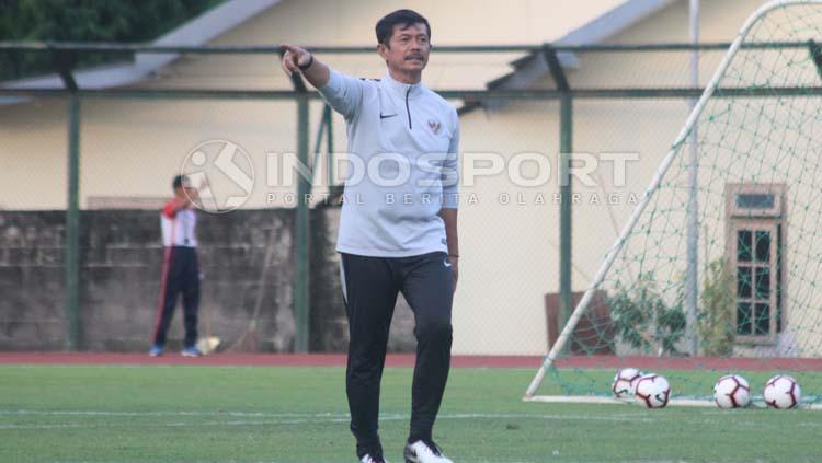 Pelatih Timnas Indonesia U-23, Indra Sjafri mengaku terkesan dengan performa sejumlah pemainnya di Merlion Cup 2019. - INDOSPORT