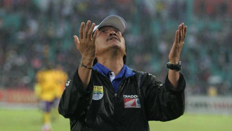 Mantan pelatih Persib Bandung (2008-2010) Jaya Hartono. Copyright: PRFM News