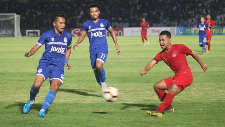 Pertandingan uji coba PSIM Yogyakarta vs Timnas Indonesia U-23 di Stadion Sultan Agung, Minggu (02/06/19). Copyright: Ronaldo Seger/INDOSPORT