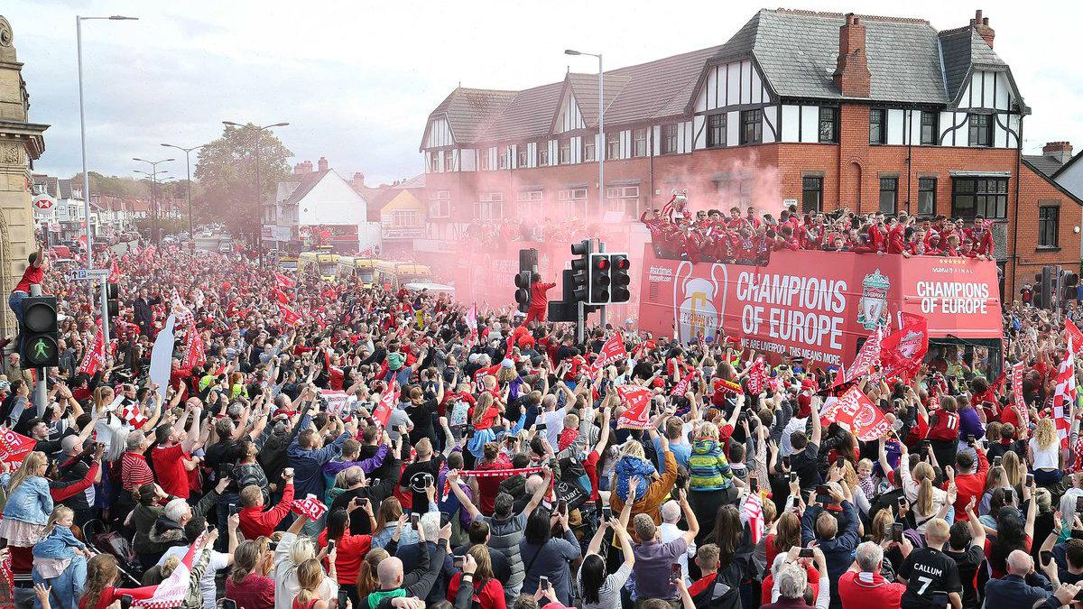 Parade juara Liga Champions Liverpool, Minggu (02/06/19). Copyright: twitter.com/LFC