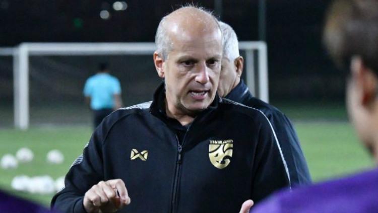 Alexandre Gama saat melatih Thailand U-23