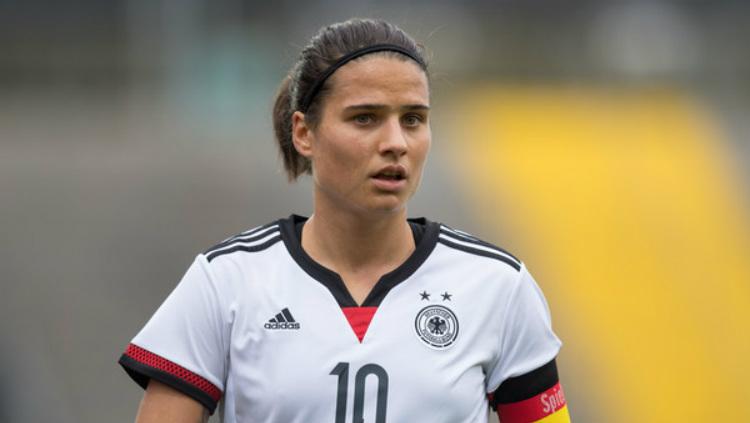 Dzsenifer Marozsán, Pesepak Bola Wanita Asal Jerman Copyright: Zimbio