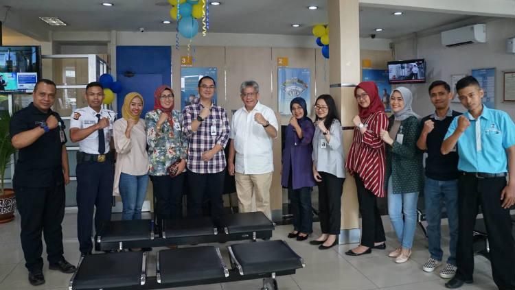 Jajaran manajemen bank bjb melakukan kunjungan ke sejumlah jaringan kantor pada Selasa (04/06/19) yaitu di Kantor Cabang Suci dan Kantor Cabang Buahbatu, Kota Bandung.