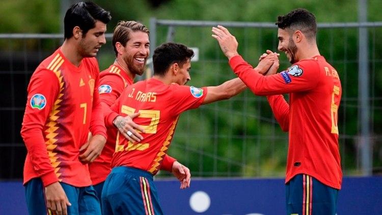 Selebrasi Timnas Spanyol saat menghadapi Kepulauan Faroe di Kualifikasi Euro 2020. (Foto: JAVIER SORIANO/AFP/Getty Images) - INDOSPORT
