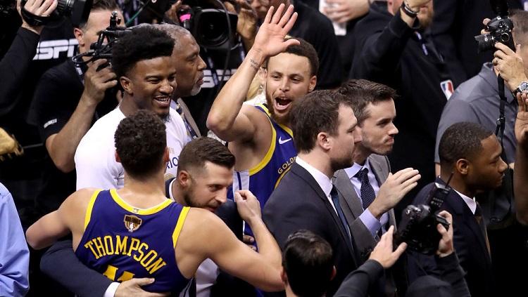 Selebrasi pebasket Golden State Warriors, Stephen Curry.