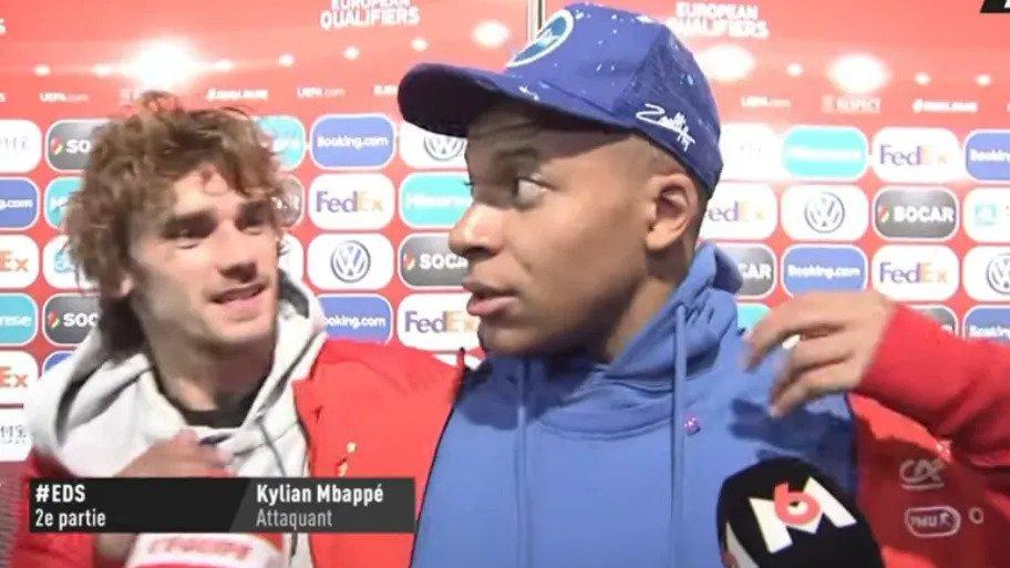 Antoine Griezmann Mencoba Menenangkan Kylian Mbappe
