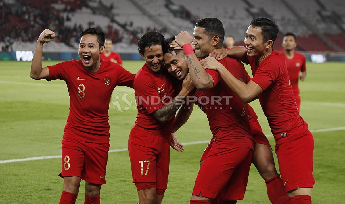 Aksi selebrasi pemain Timnas Indonesia setelah Evan Dimas mencetak gol ke gawang Vanuatu. Foto Herry Ibrahim