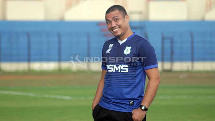 Pelatih kiper klub Liga 2 PSMS Medan, Sahari Gultom, awal pekan depan dikabarkan sudah bisa kembali bergabung dengan skuat Ayam Kinantan.