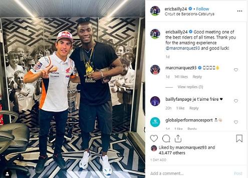 Momen pertemuan bek Manchester United, Eric Bailly dengan pembalap Marc Marquez jelang MotoGP Catalan 2019 Copyright: Instagram/EricBailly24