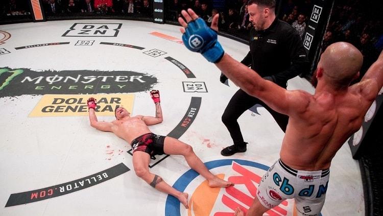 Juan Archuleta mengalahkan lawannya dengan Hook maut di Bellator 222. - INDOSPORT